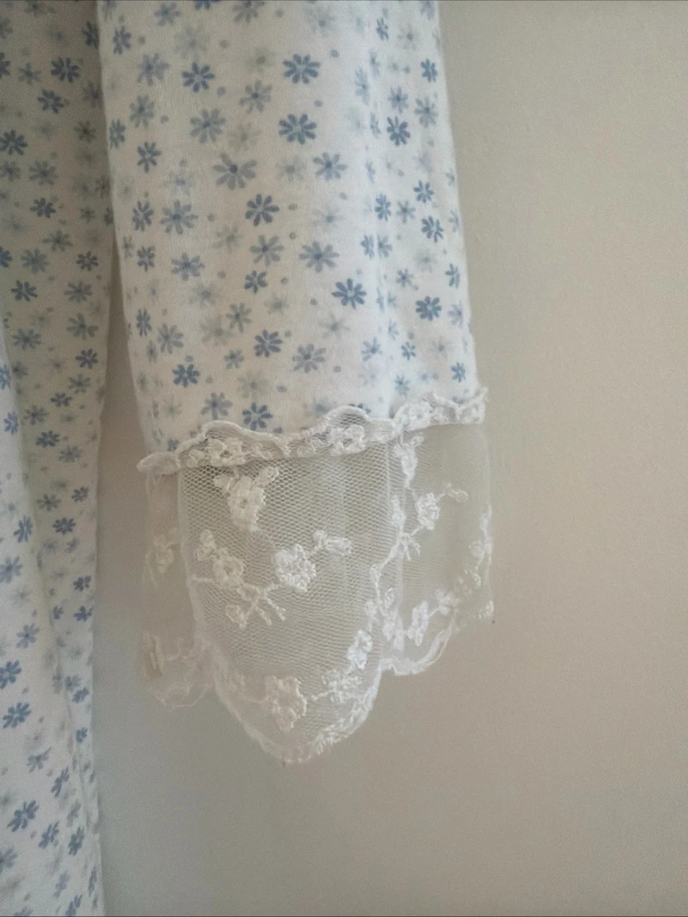 Eileen West Long Sleeve Lace Trimmed Cotton Short Nightgown Blue Floral Print